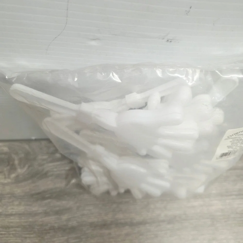 Oriental Trading White Plastic Hand Clappers 12 Count Bulk Noisemakers 42/4128